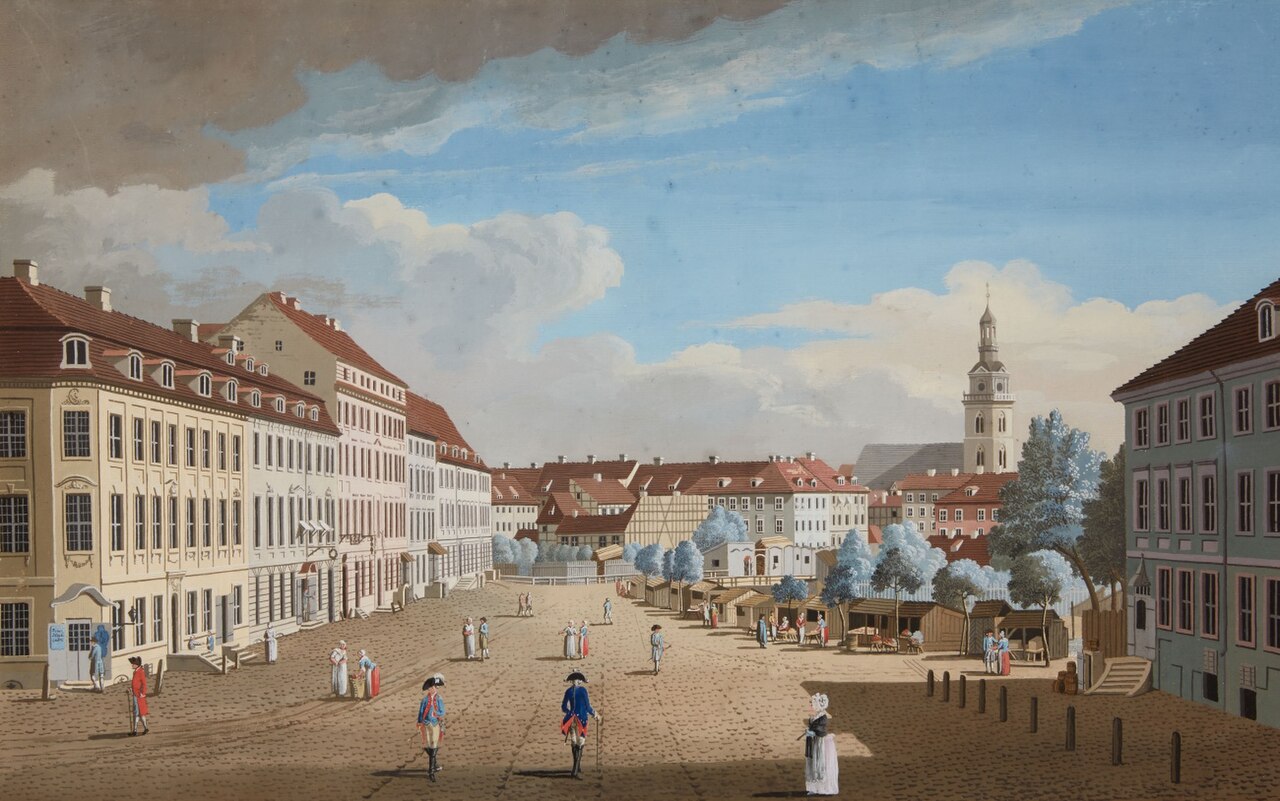 Berlin, Hackescher Markt mit Blick auf die Marienkirche
