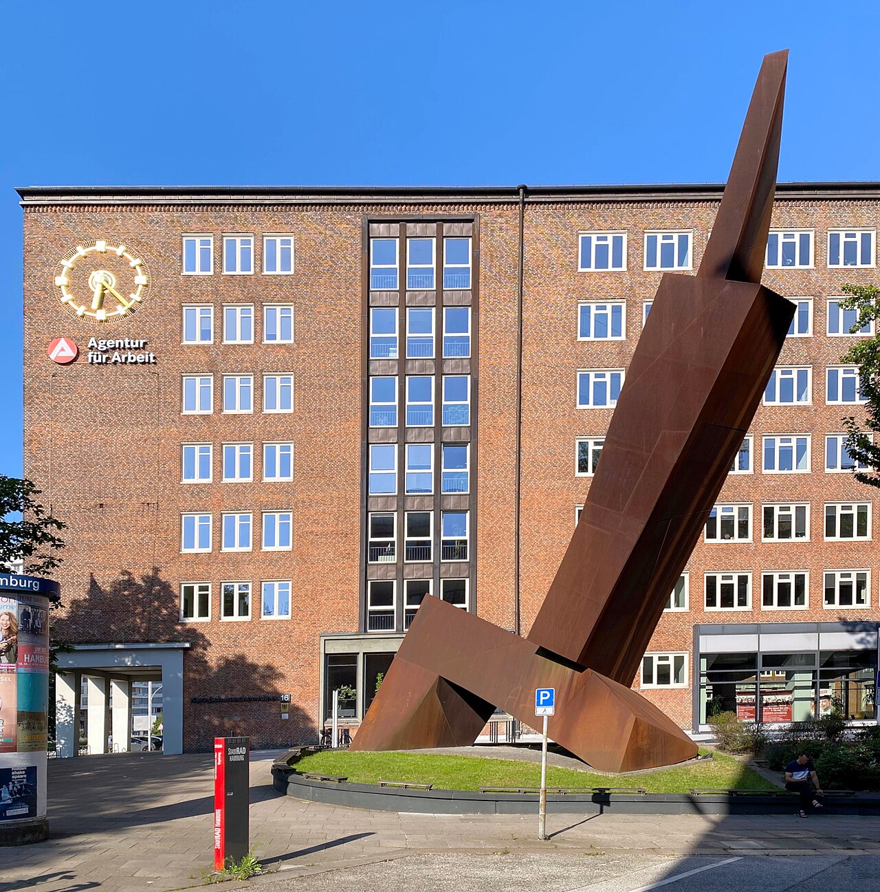 Skulptur "Hamburger Figur" von Franz Bernhard in Hamburg-St