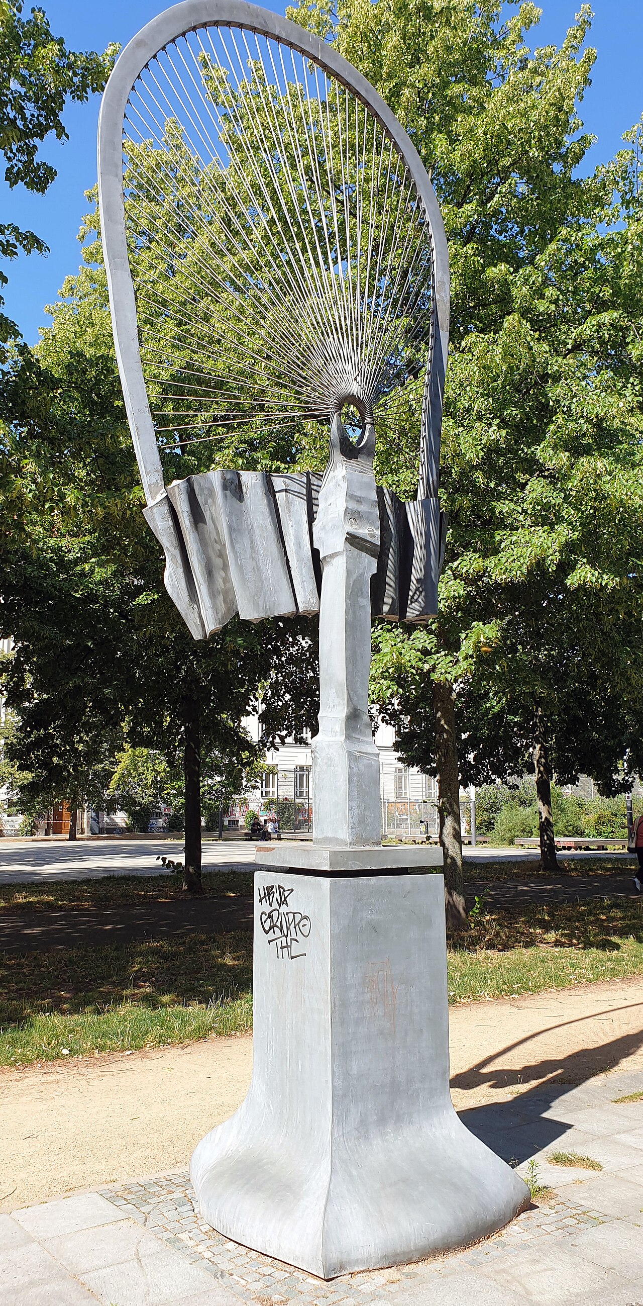 Sculpture," Harmonikaspieler " by Jan Skuin , 1994, Zeppelinplatz, Berlin-Wedding , Germany