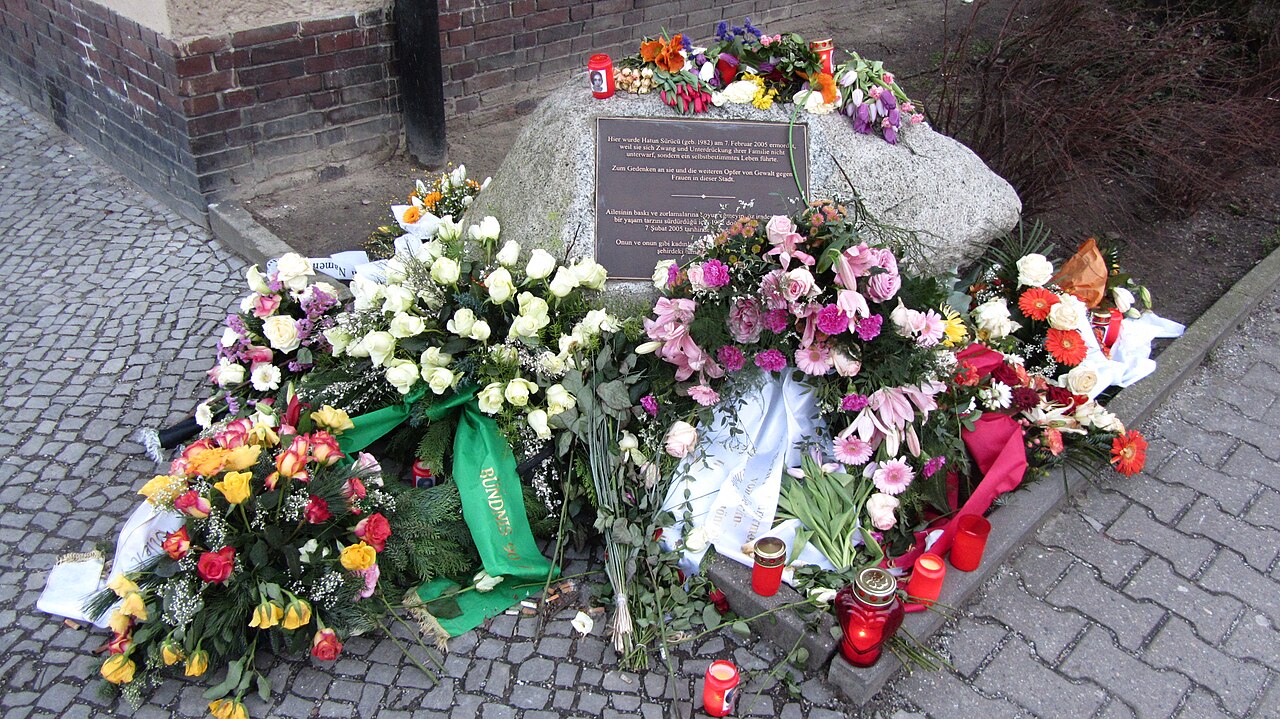 Memorial stone for the murdered Hatun Sürücü at the corner Oberlandstrasse / Oberland garden