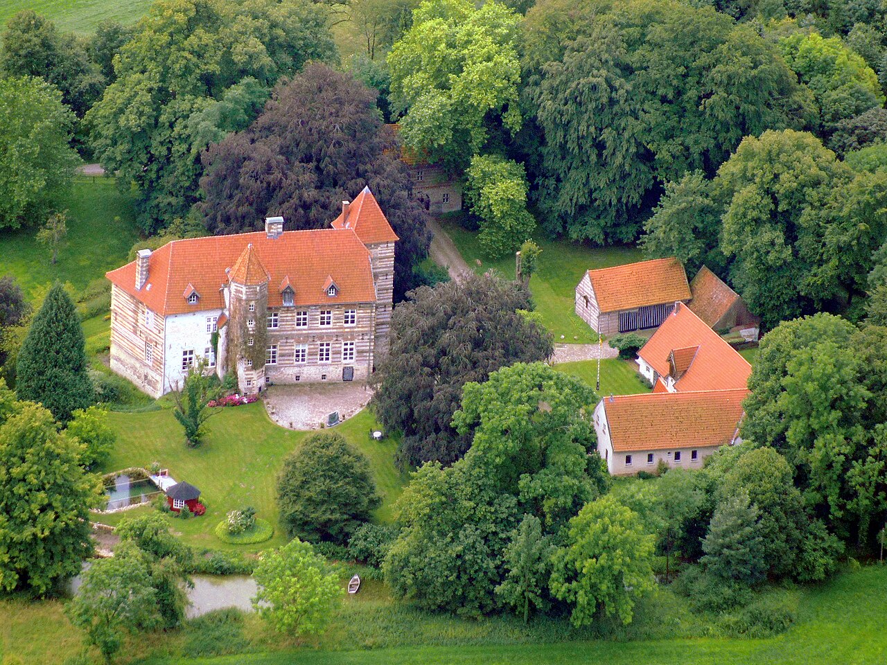 Haus Alst is a castle in Horstmar , district of Steinfurt in North Rhine-Westphalia , Germany