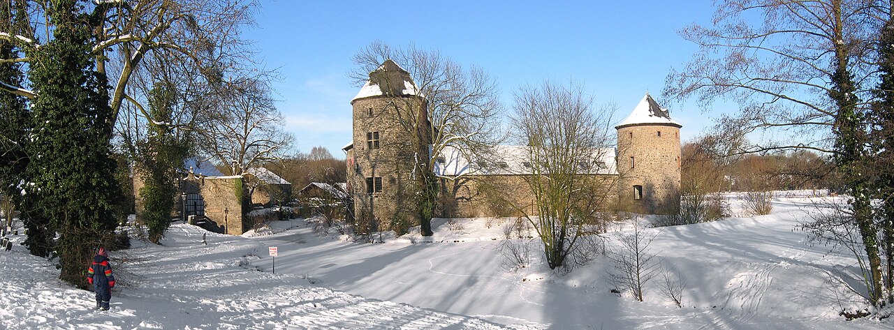 Water castle Haus zum Haus in Ratingen