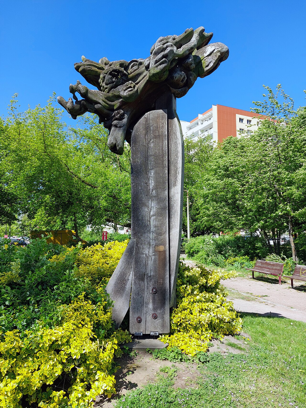 Sculpture, " Head over Heels " by Wolfgang Stübner , 1995, Arendsweg 1, Berlin-Alt-Hohenschönhausen , Germany