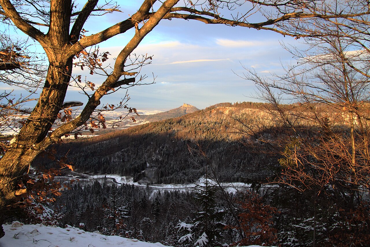 Albtrauf (Swabian Jura) near Hohenzollern Castle - view towards east