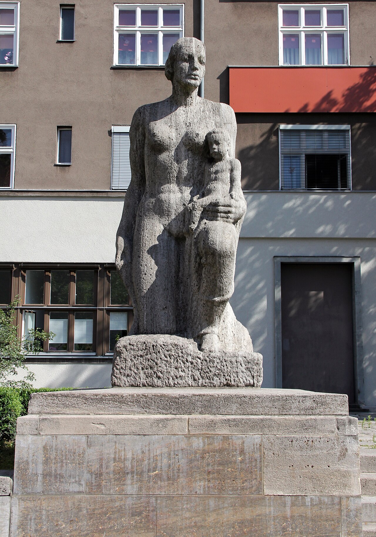 Sculpture, " Heim " by Josef Thorak , 1928,, Knobelsdorffstraße 93, Berlin-Westend , Germany