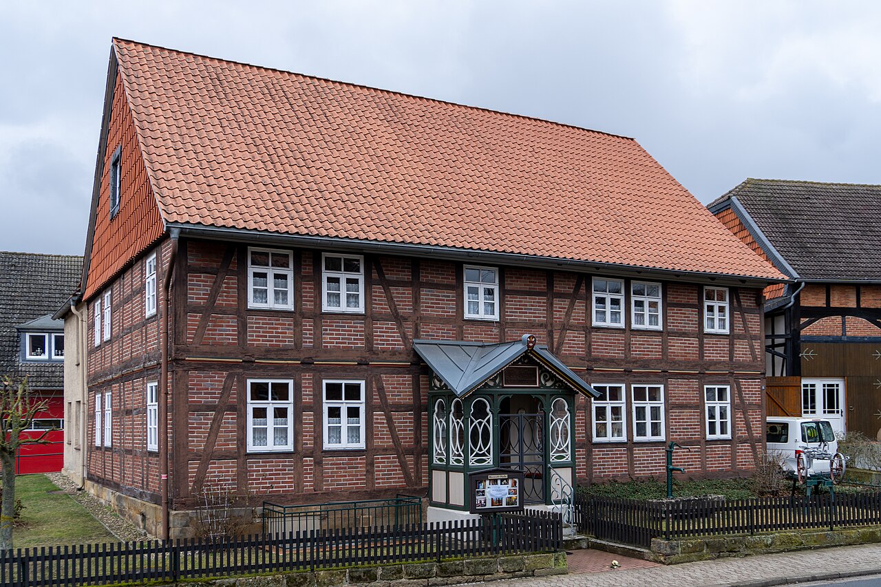 Eingangsvorbau Heimatmuseum Holle, Bertholdstraße 16 im Landkreis Hildesheim