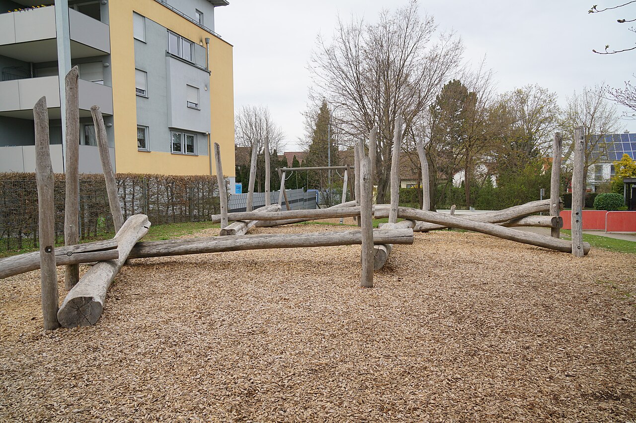 Spielplatz Herrenberger Straße in Sindelfingen-Maichingen