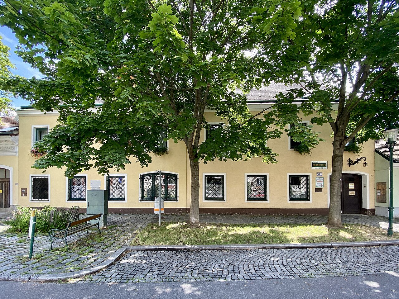 Weingut und Heuriger Bernreiter in Wien-Großjedlersdorf