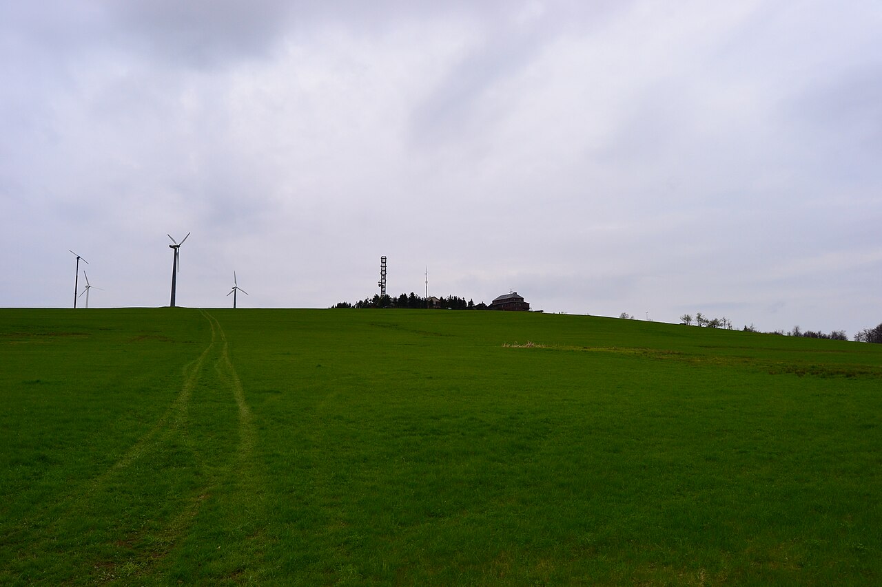 Der Hirtstein im Erzgebirge von Südosten gesehen