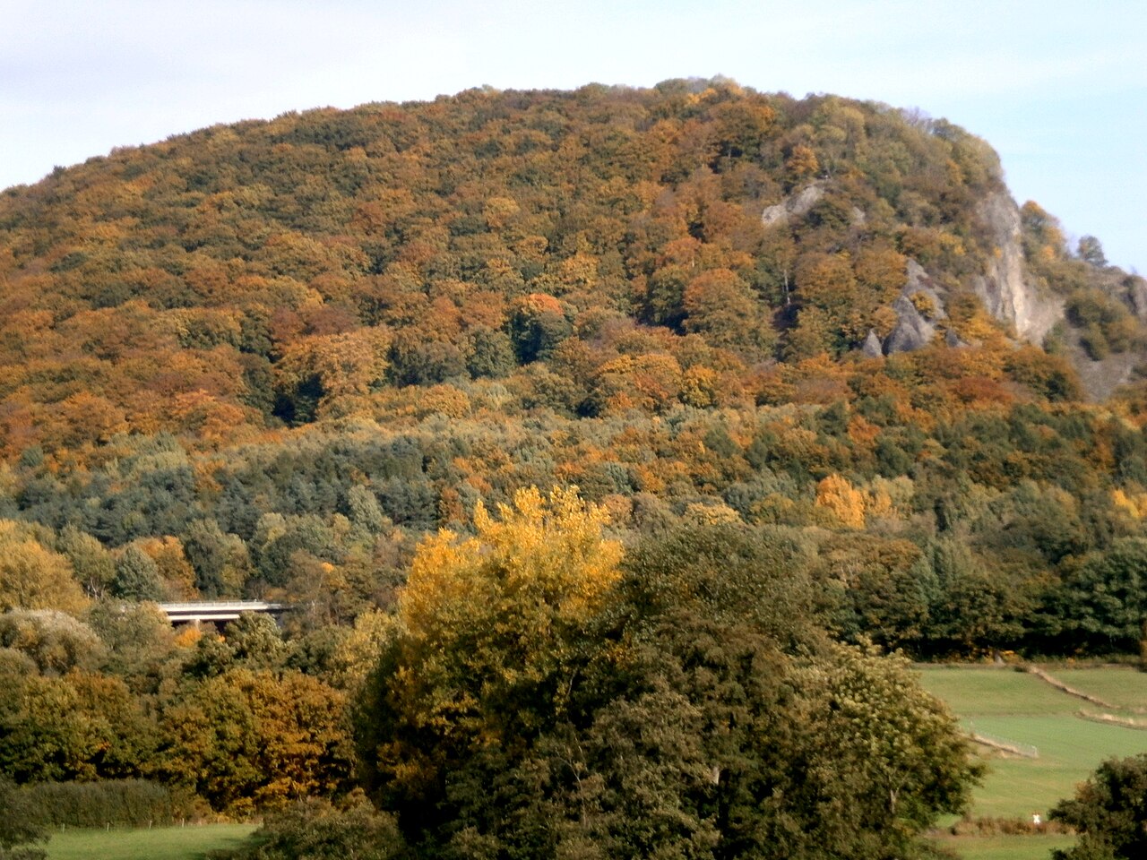 Ein Blick auf den herbstlichen Hirzstein