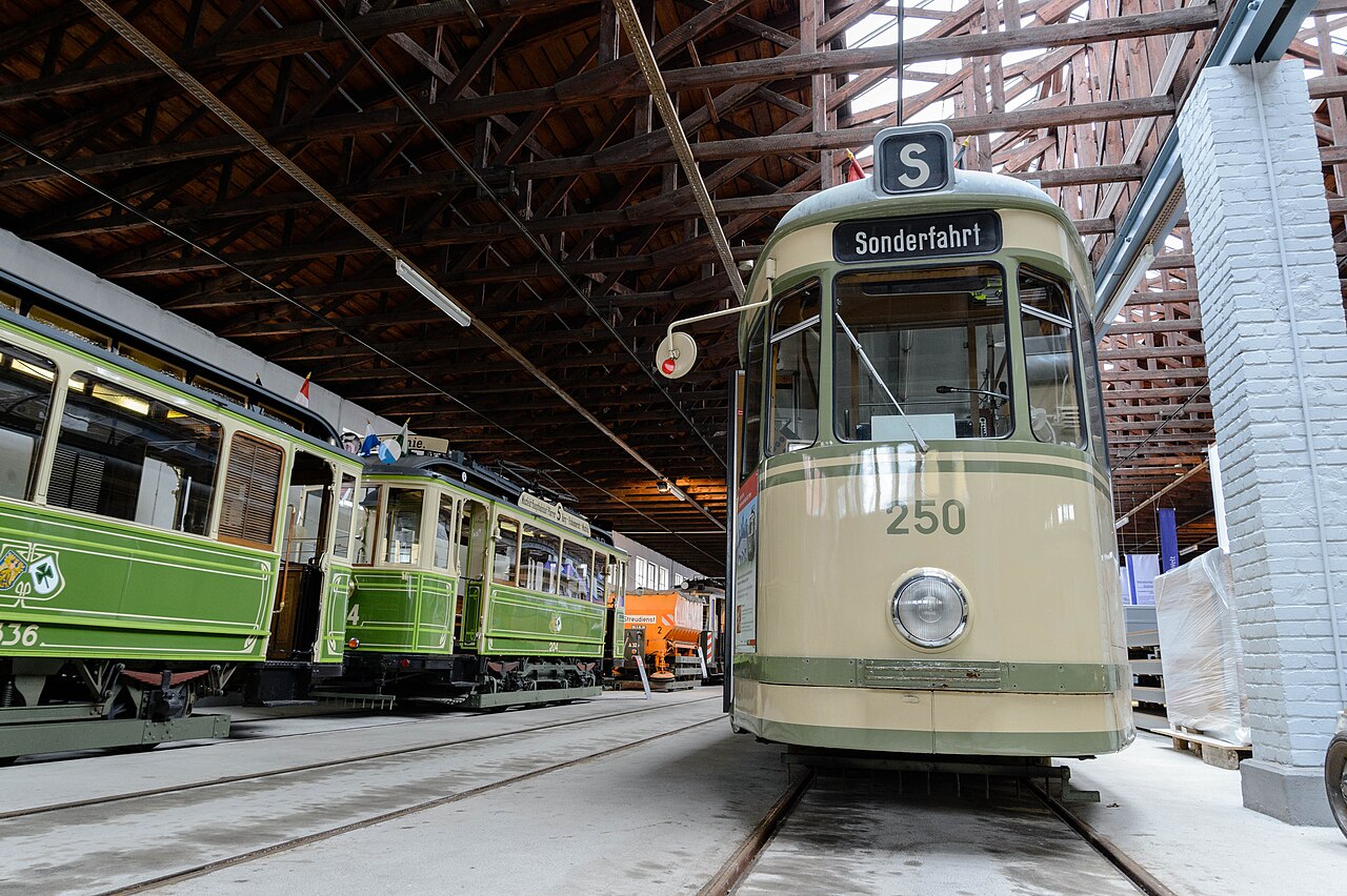 Im historischen Straßenbahndepot in St