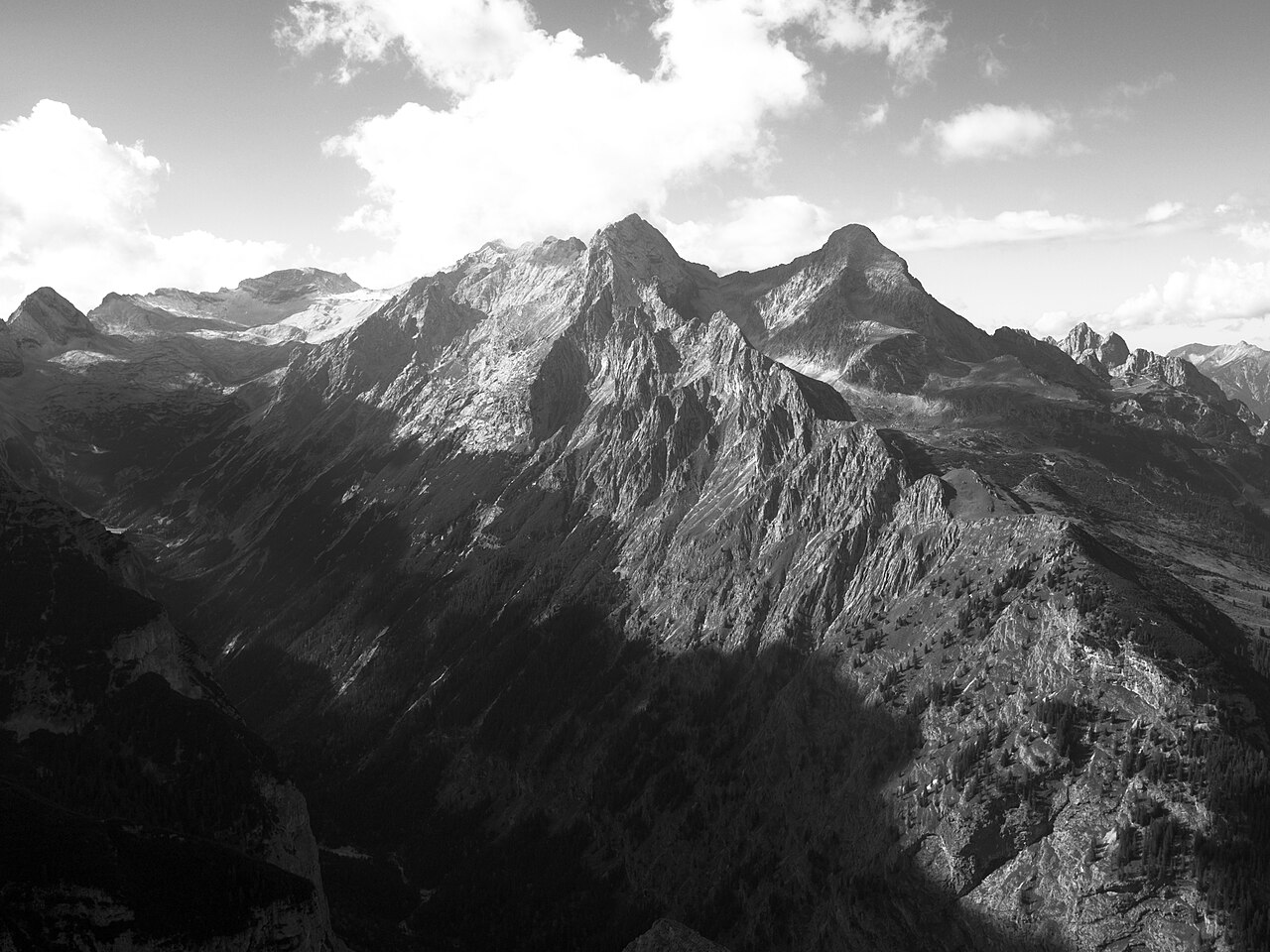 Hochblassen mit Blassengrat gesehen vom Weg zwischen Schachenhaus und Meilerhütte