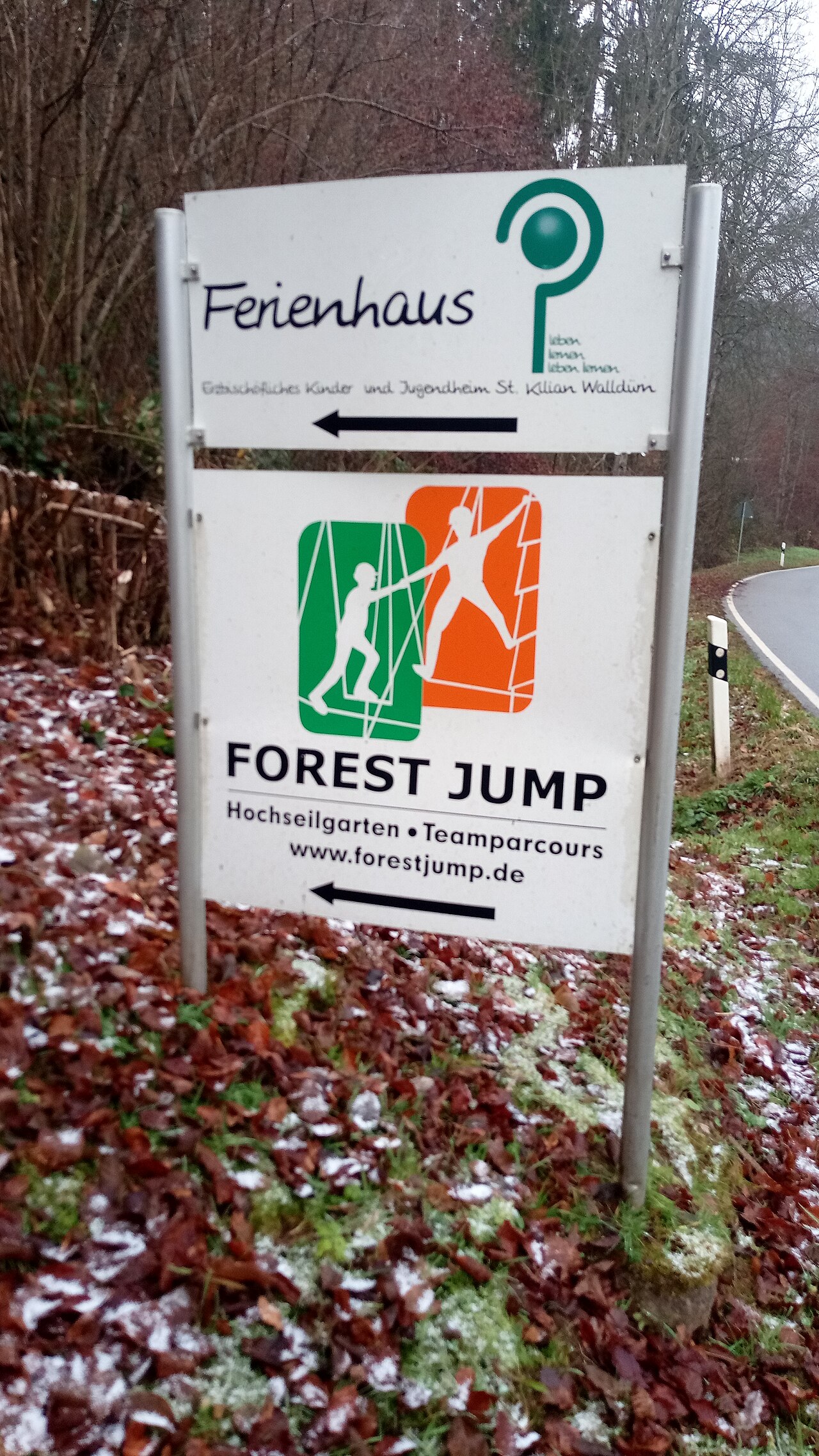 Hochseilgarten Forest Jump (Seilgarten bei Rippberg getragen vom Verein Präventive Jugendhilfe e