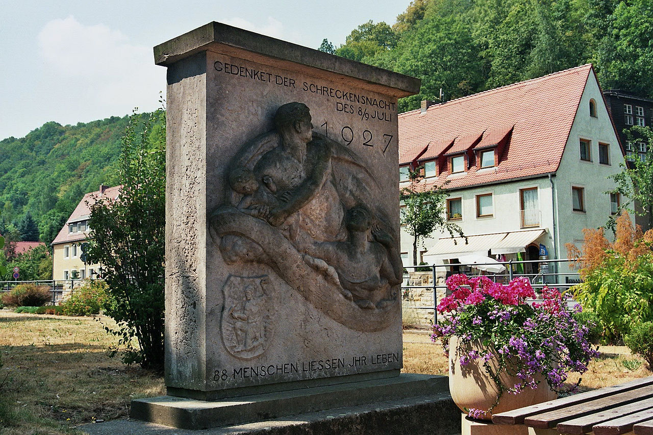 Berggießhübel: Gedenkstein für die Hochwasseropfer vom 8