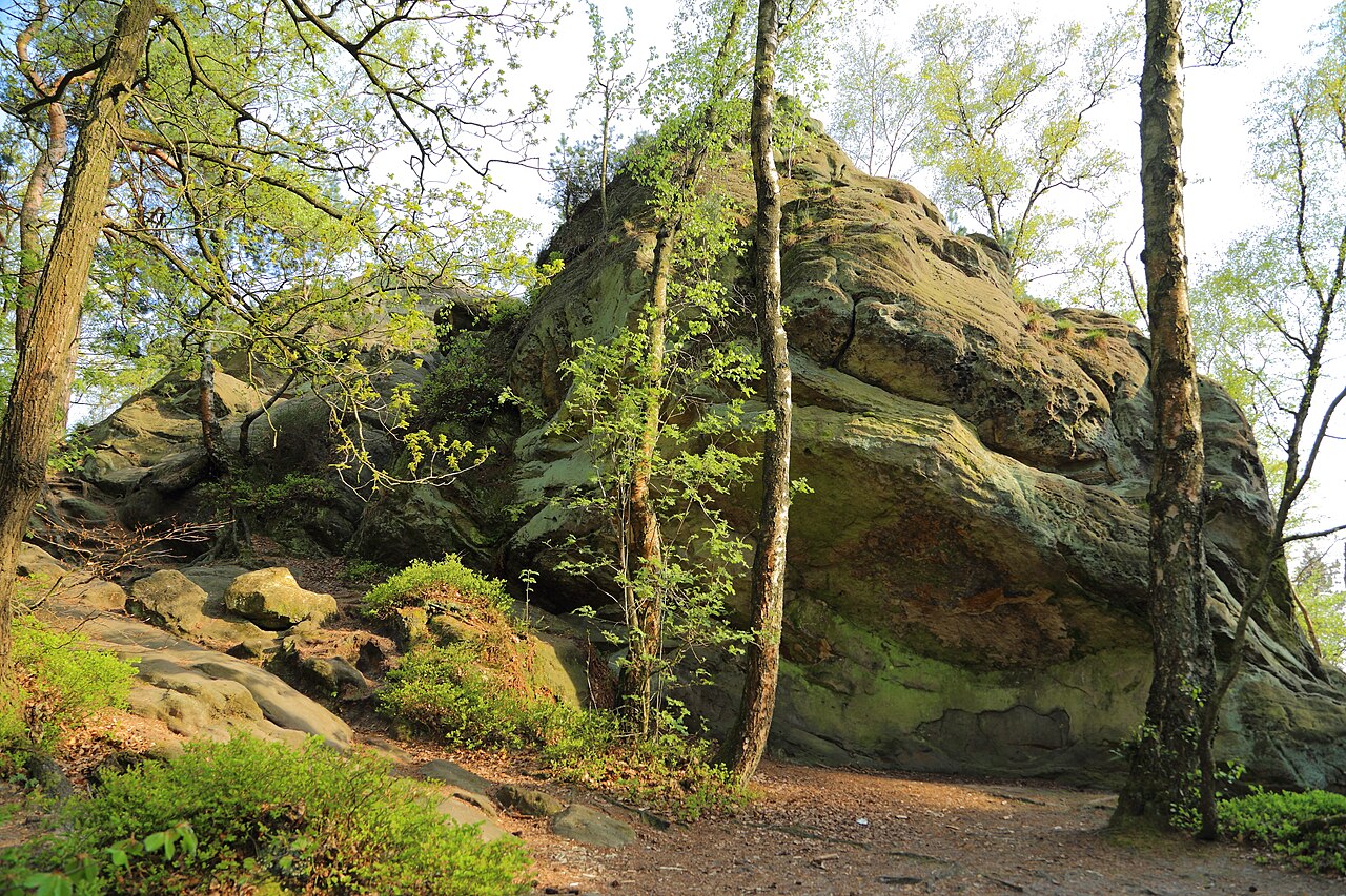 Foto von Hockendes Weib