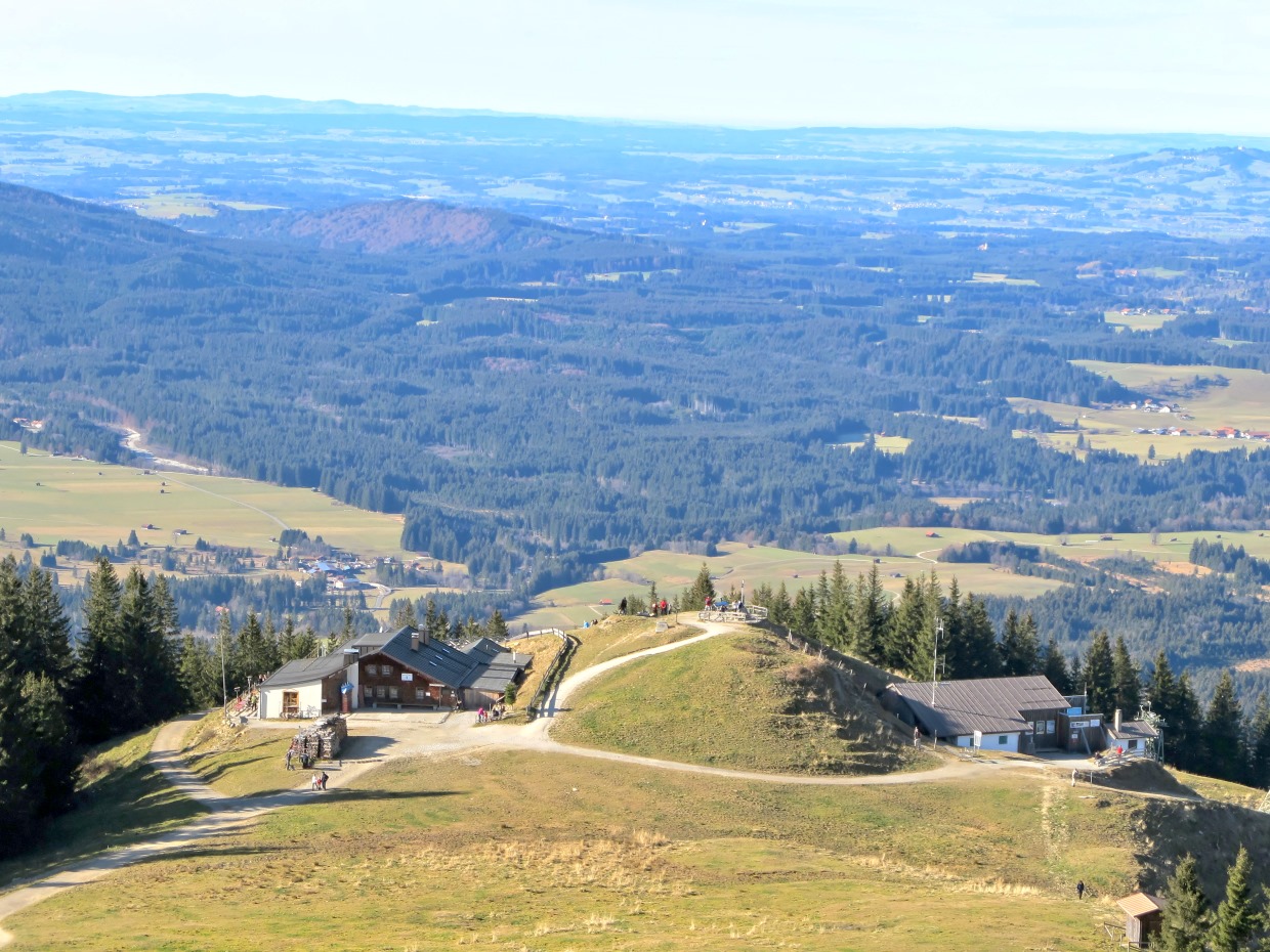 Mountain Hörnle, alpine hut "Hörnlehütte" and Upper Station of the Cable Car