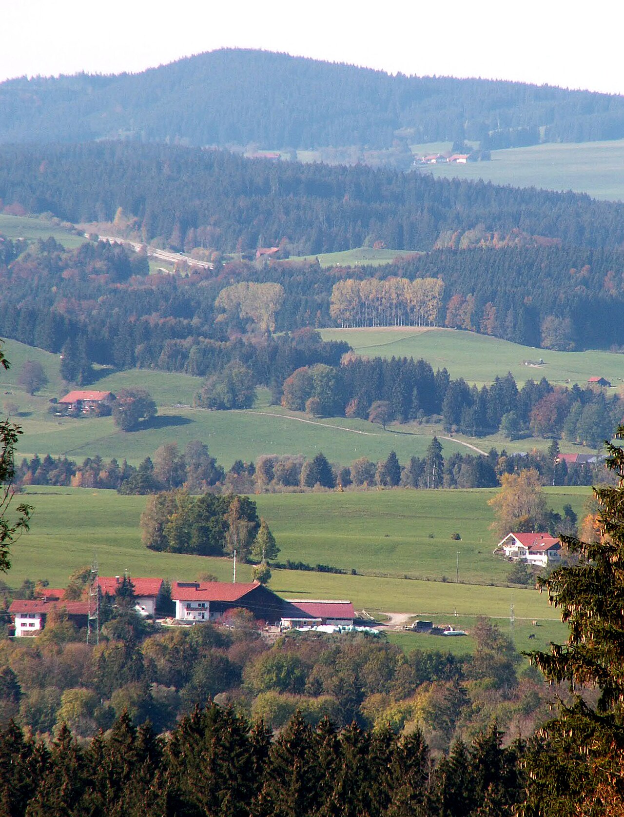Blick übers Illertal vom Buch bei Sulzberg zum Hohenkapf (1122 m)