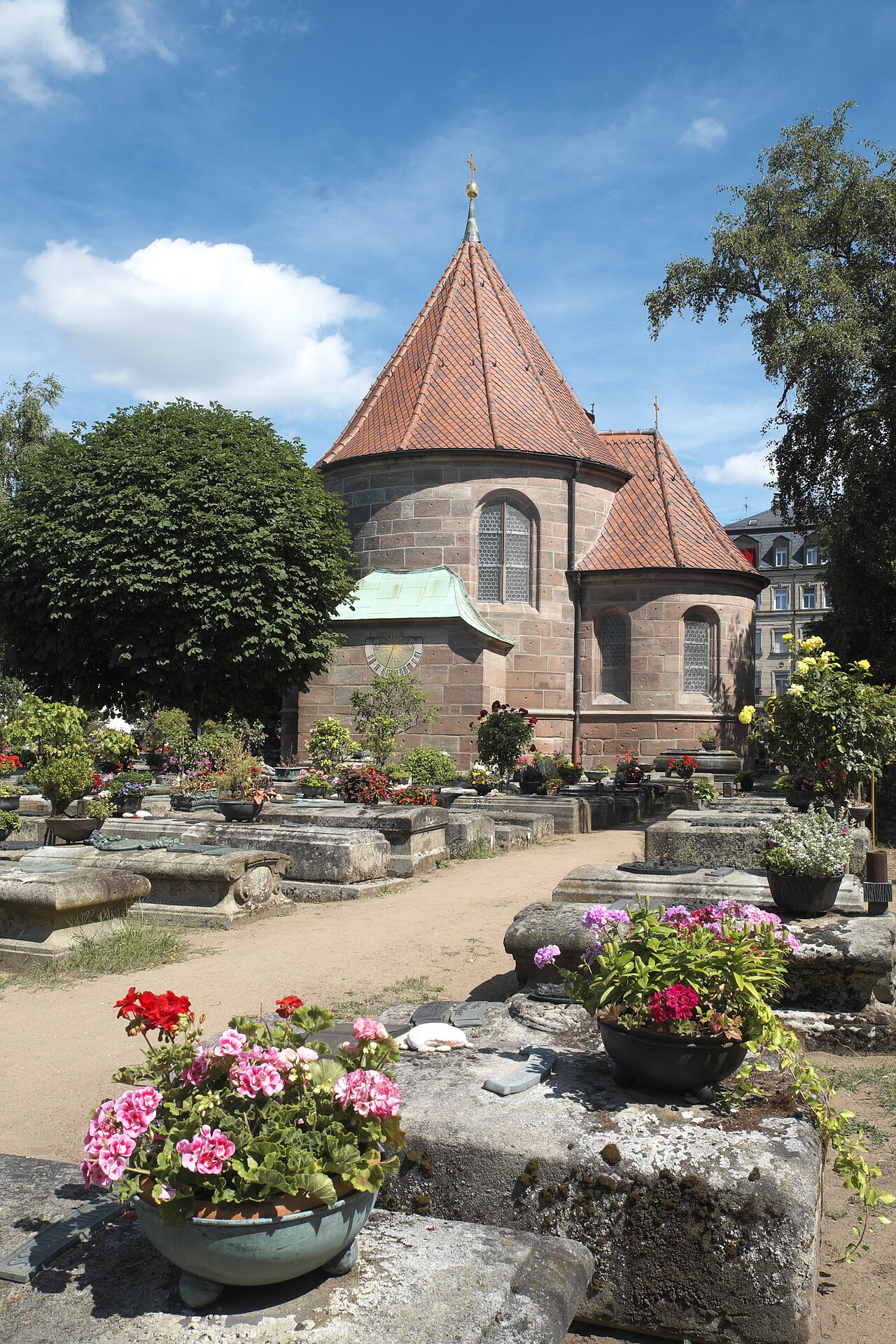 Holzschuherkapelle auf dem Johannisfriedhof in Nürnberg im Regierungsbezirk Mittelfranken (Bayern/Deutschland)