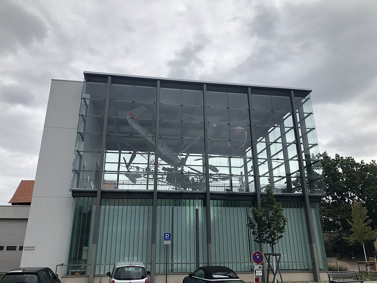 Aussenansicht des Kubus vom Hubschraubermuseum in Bückeburg
