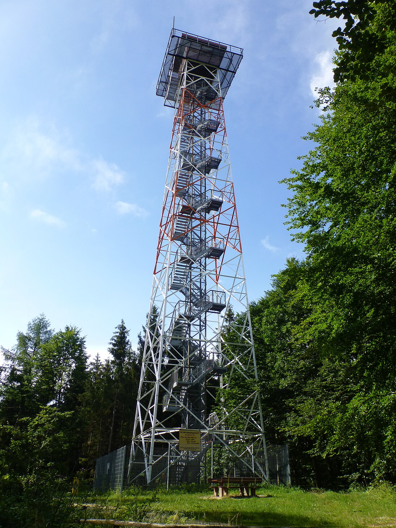 Hursch-Turm südwestlich von Römerstein-Zainingen