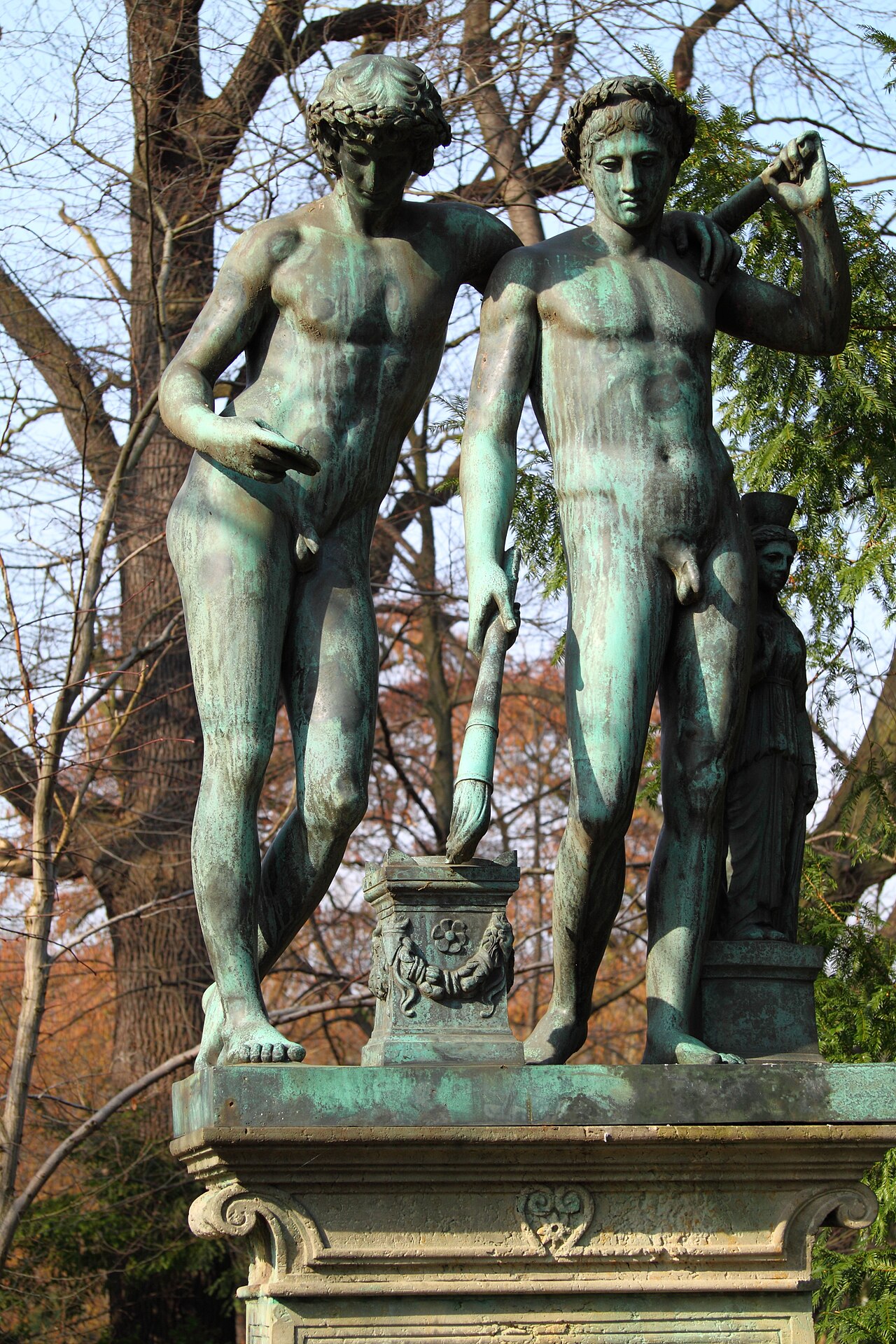 Bronze statues on the way between the Belvedere and the castle