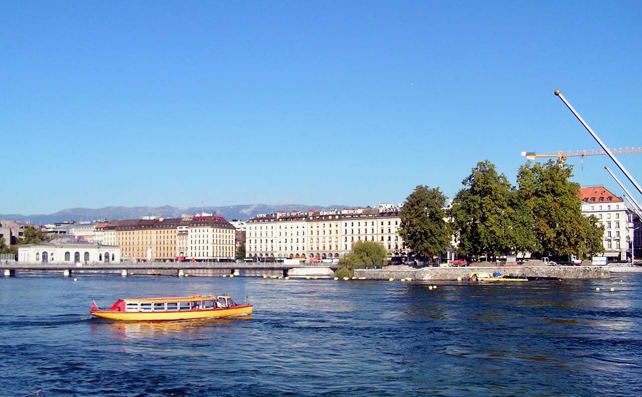 Île Jean-Jacques-Rousseau et quai des Bergues, Genève