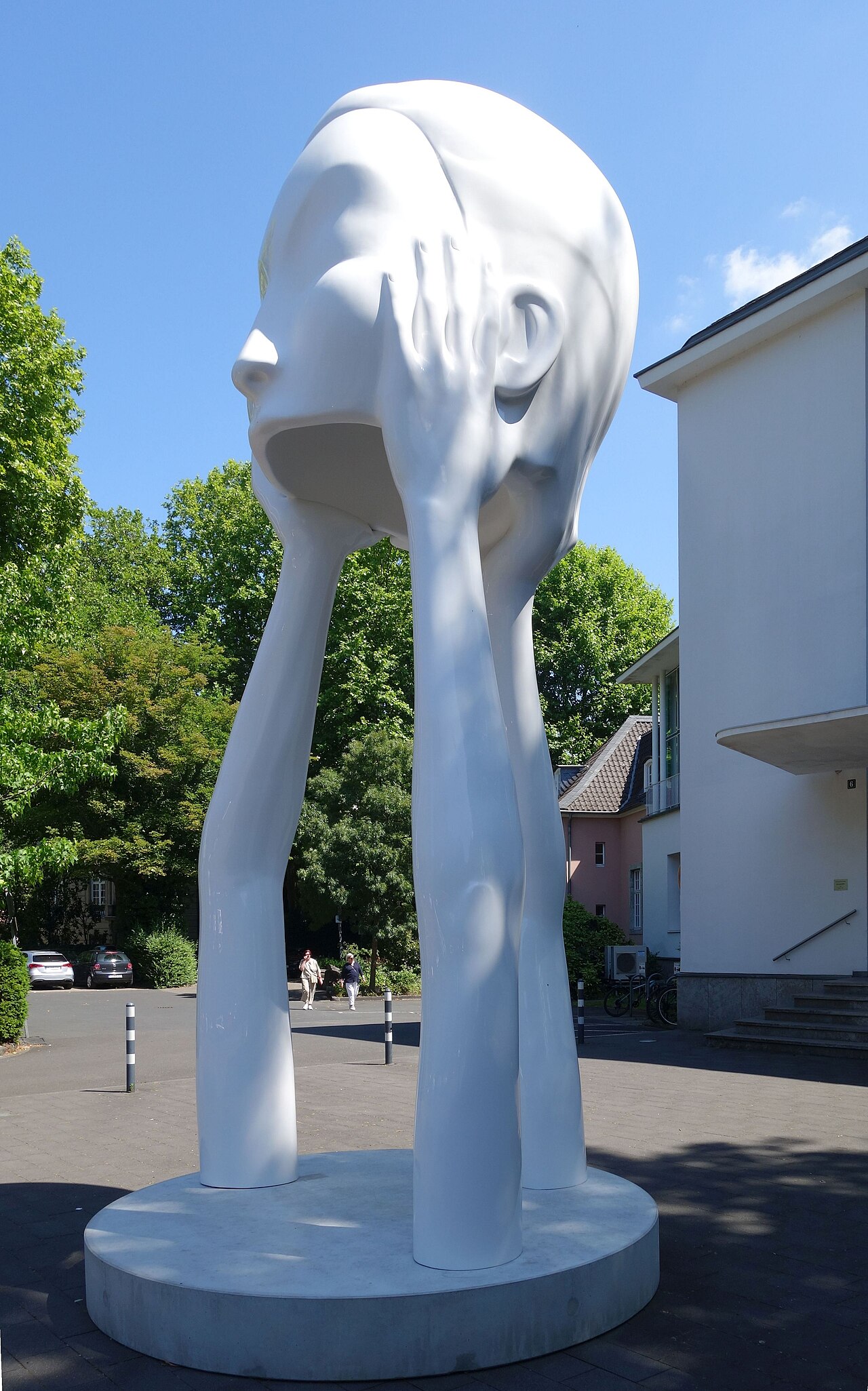 Andreas Schmitten: „Immaterielles“ , 2025, Bronze, Lack
