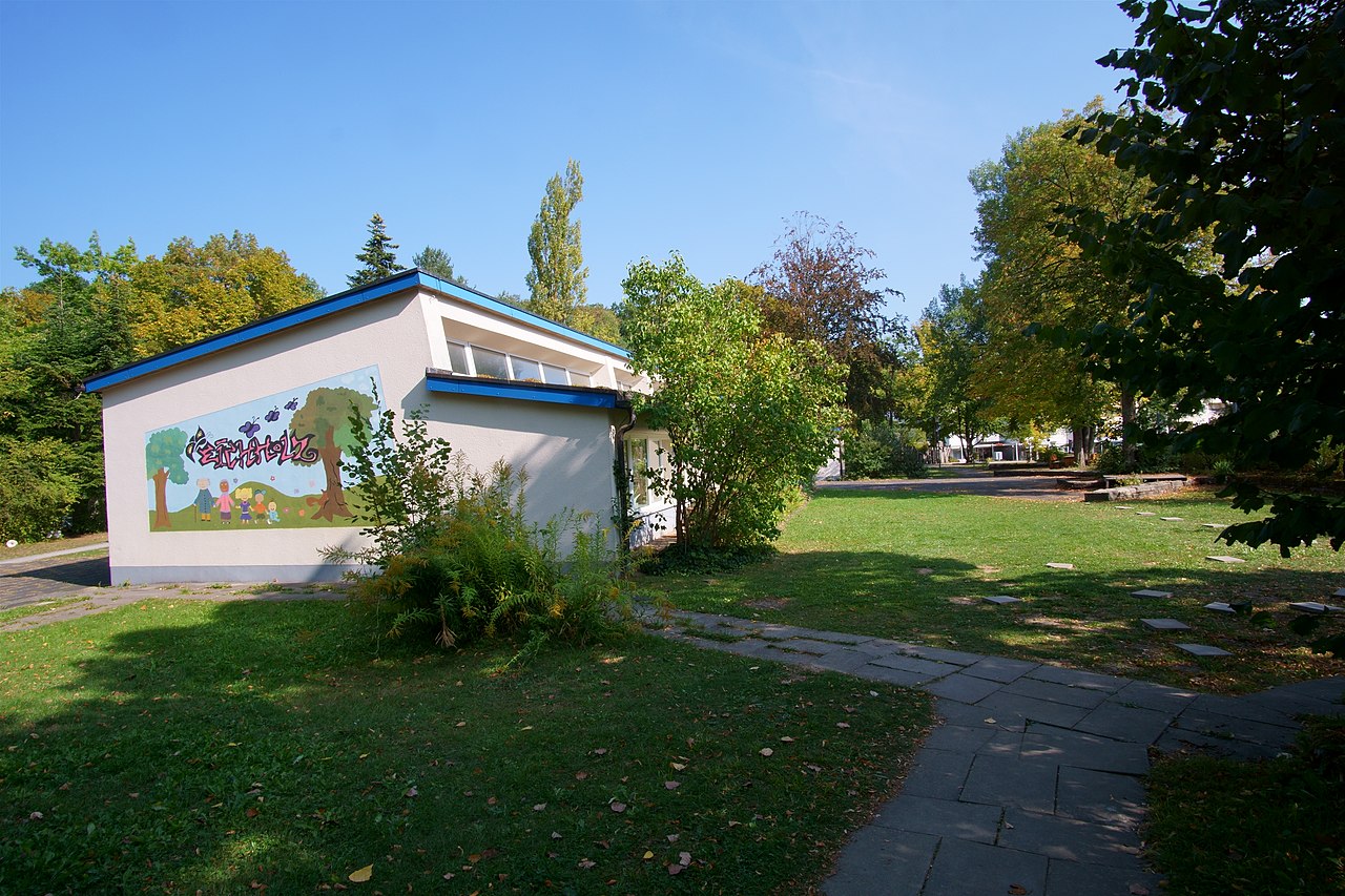 Inseltreff Sindelfingen-Eichholz, Bürgerhaus unter der Trägerschaft der Stadt Sindelfingen