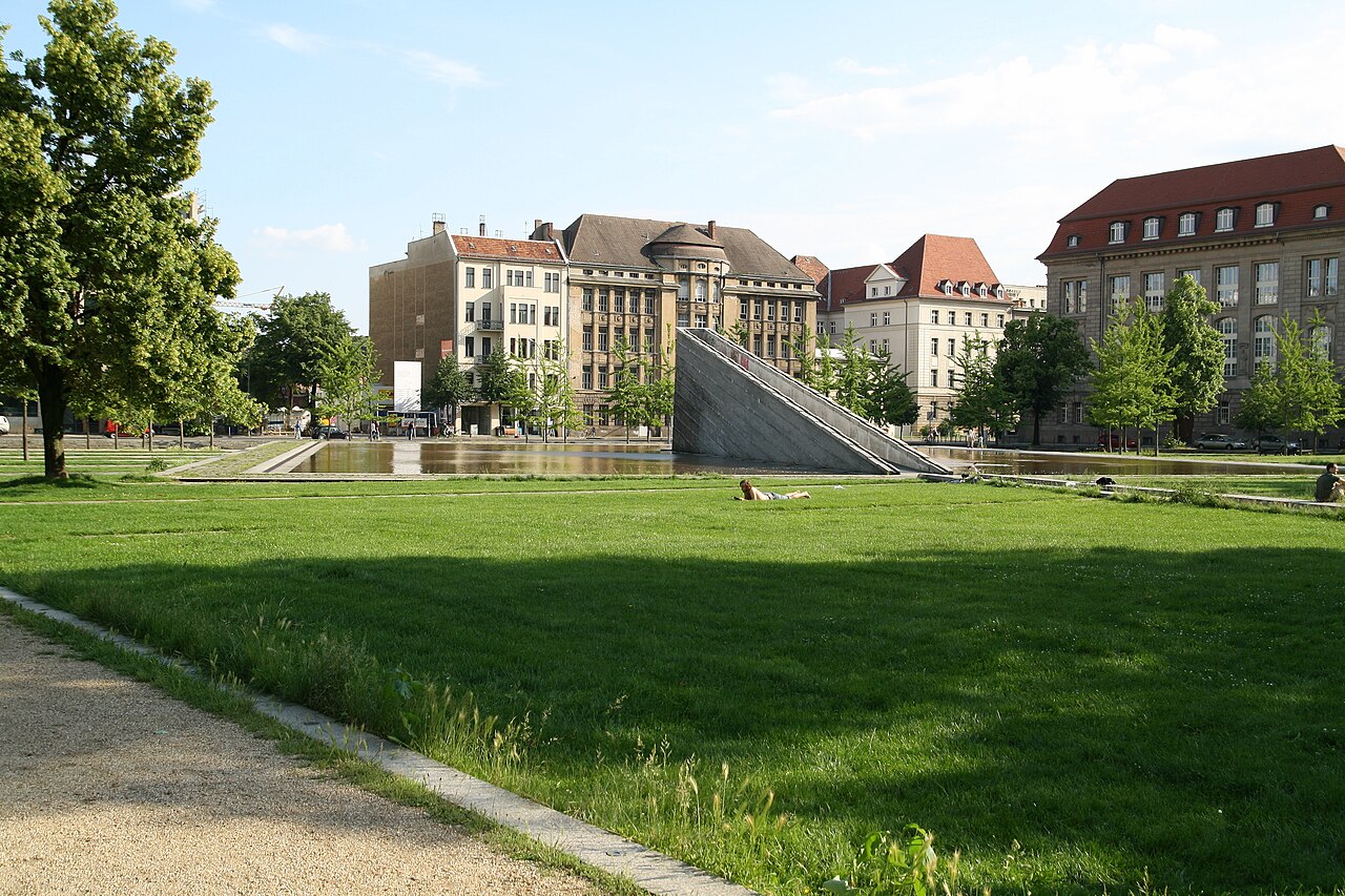 Invalidenpark, Berlin, in the background Invalidenstreet, on the right side Scharnhorststreet