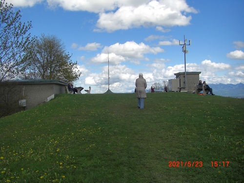 Blick aus West auf den höchsten Punkt des Irschenbergs, die „Schöne Aussicht”