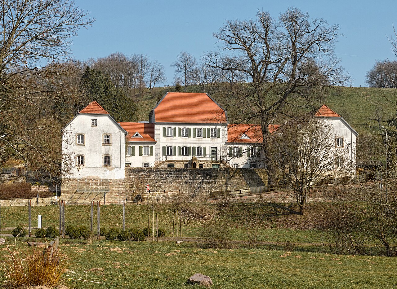 Das 1769 erbaute Jagdschloss Karlsbrunn