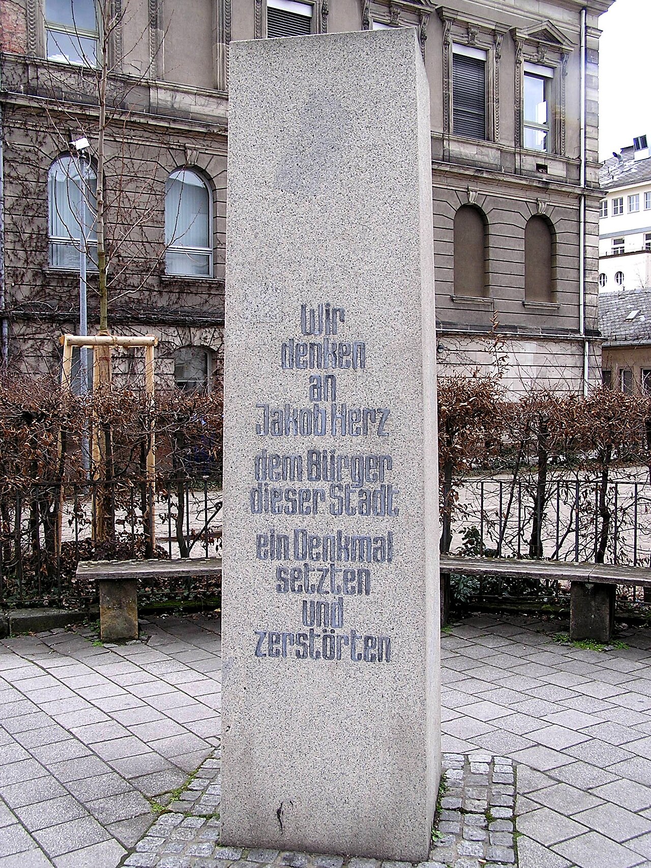 Foto von Jakob-Herz-Stele