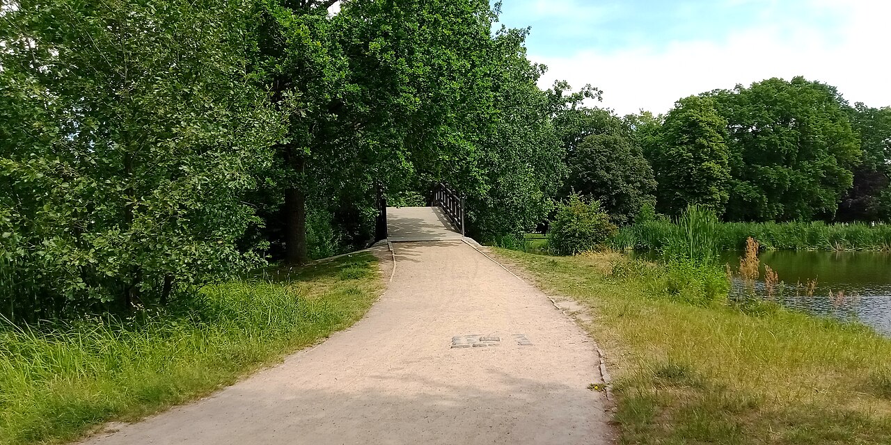 Brücke im Johannapark (park in Leipzig, Germany)