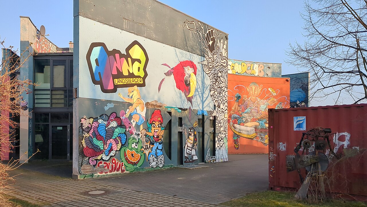 Youth club Anna Landsberger at Prötzeler Ring 13 in Berlin-Marzahn