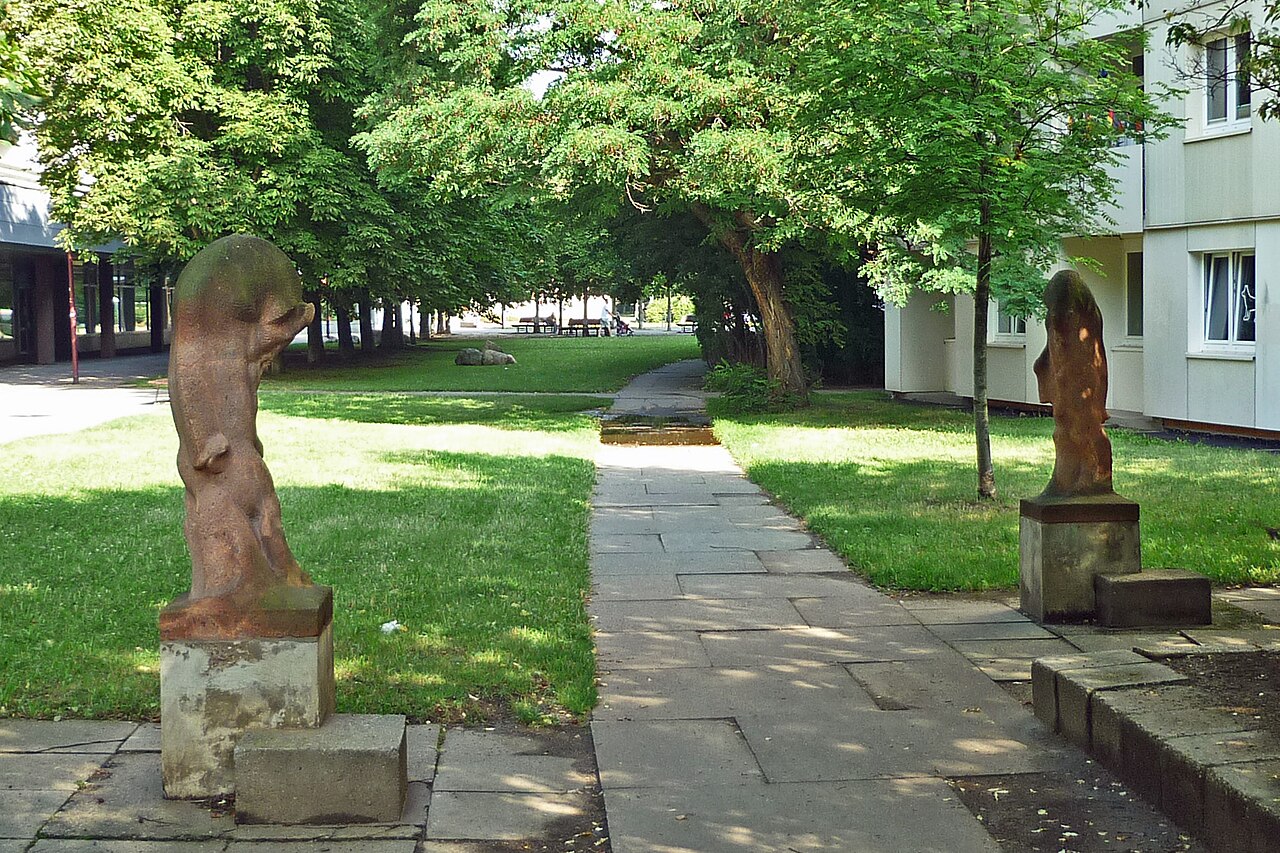 Skulptur Kämpfende Ziegenböcke (Wolfram Hesse) in Dresden-Gruna (Altgruna/Rosenbergstr