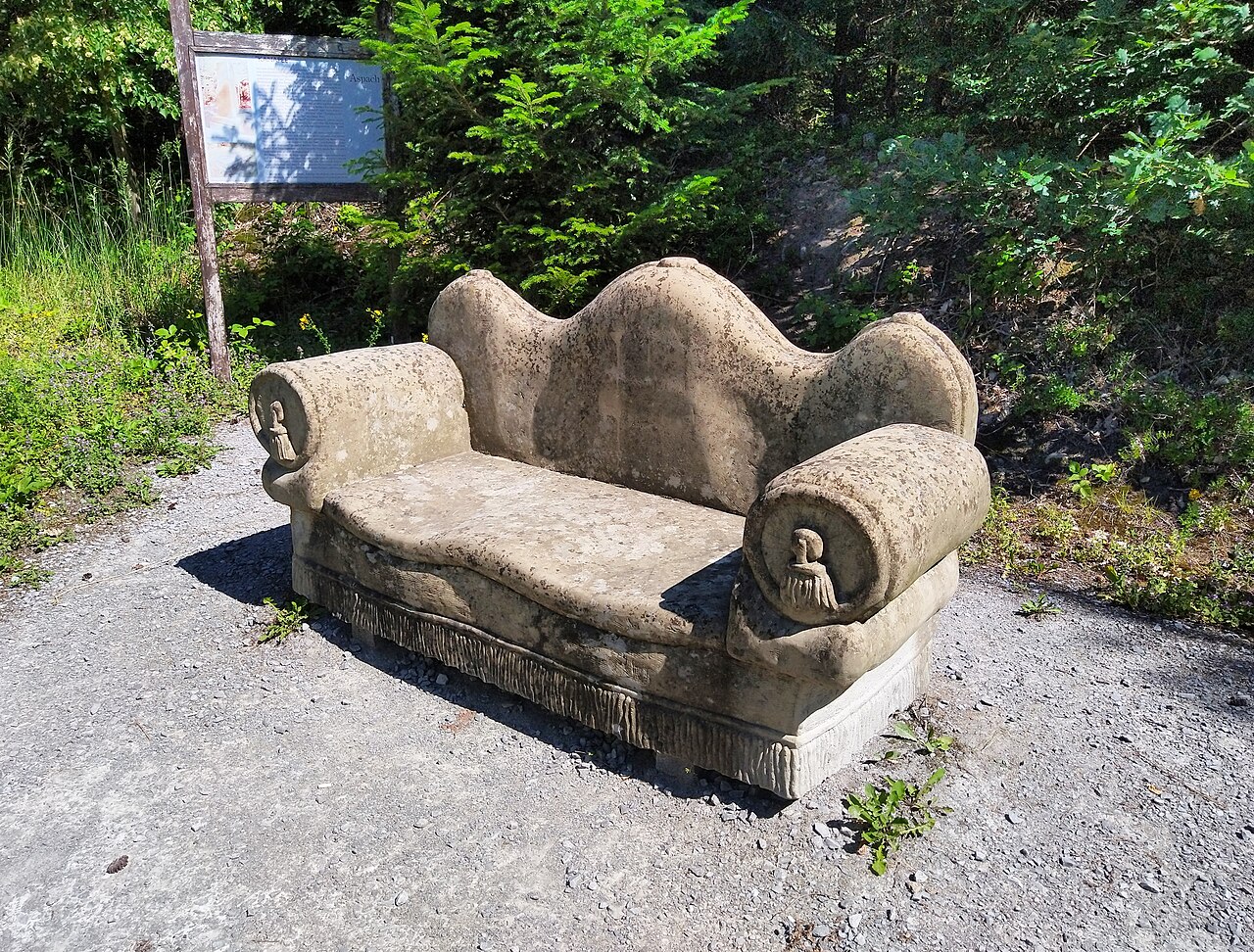 Steinerne Couch an der Anhöhe "Kanapee" bei Aspach