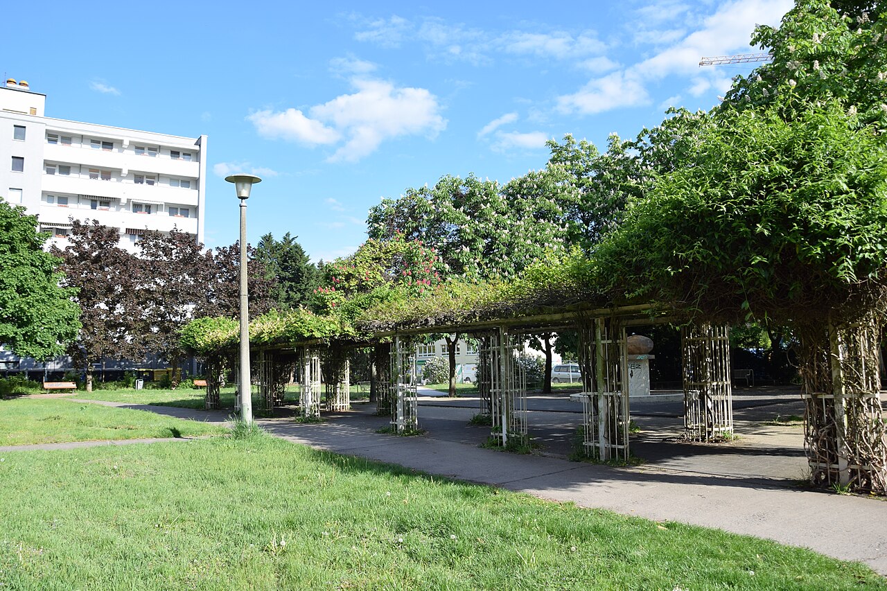 Karl-Holtz-Platz in Berlin-Marzahn