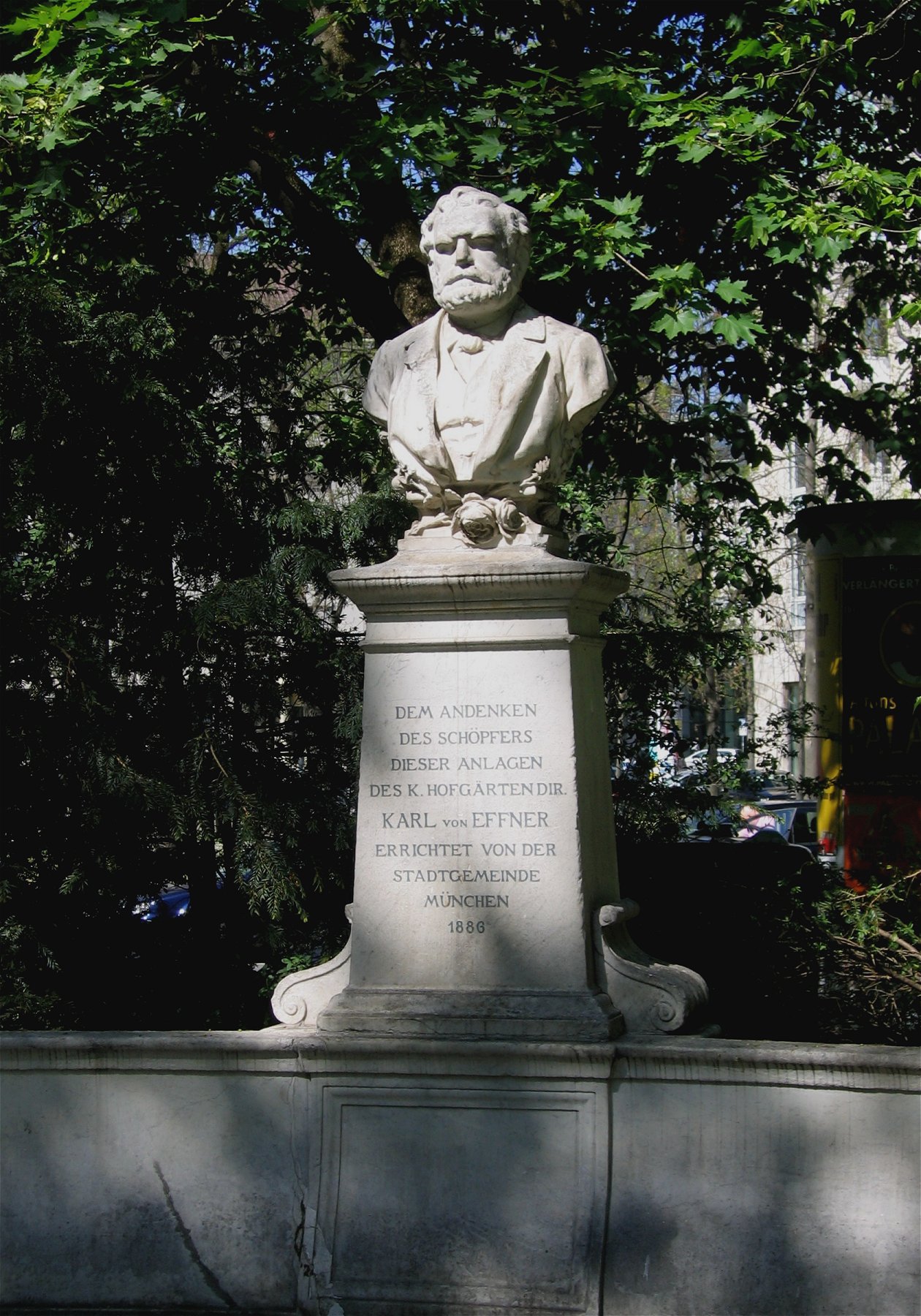 Denkmal Carl von Effner am Maximiliansplatz in München