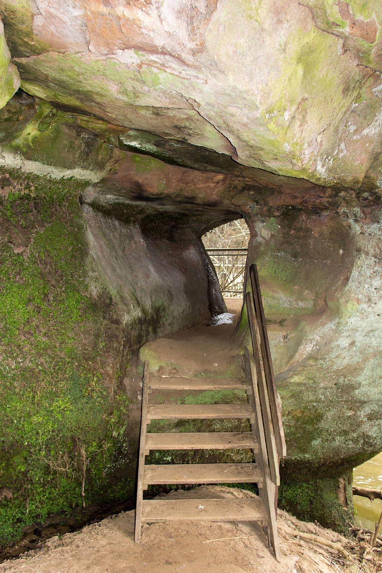 Schwarzachschlucht, Durchgang Karlshöhle, Winter 2013