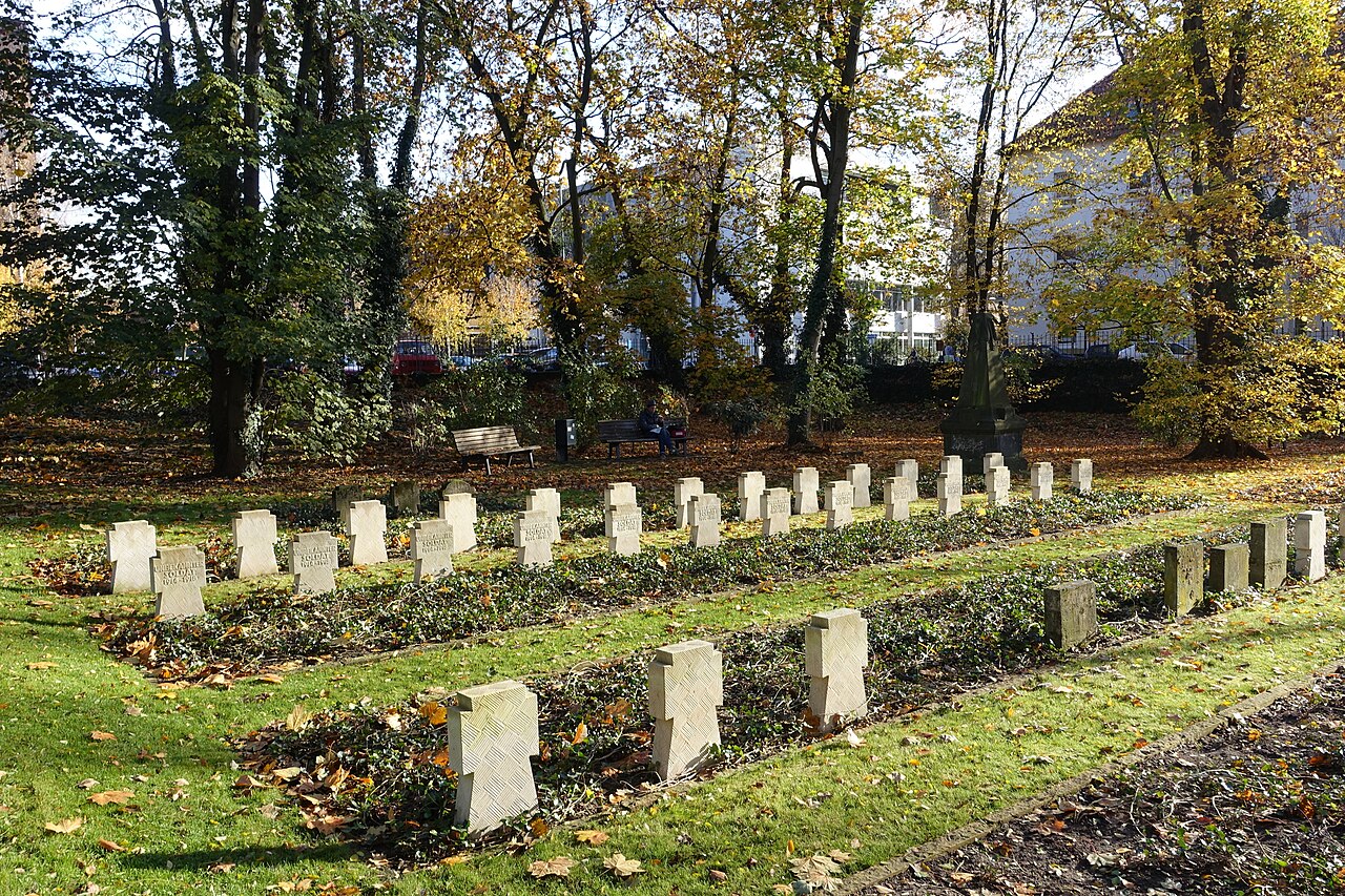 Katharinenfriedhof / Garnisonfriedhof - Braunschweig, Germany