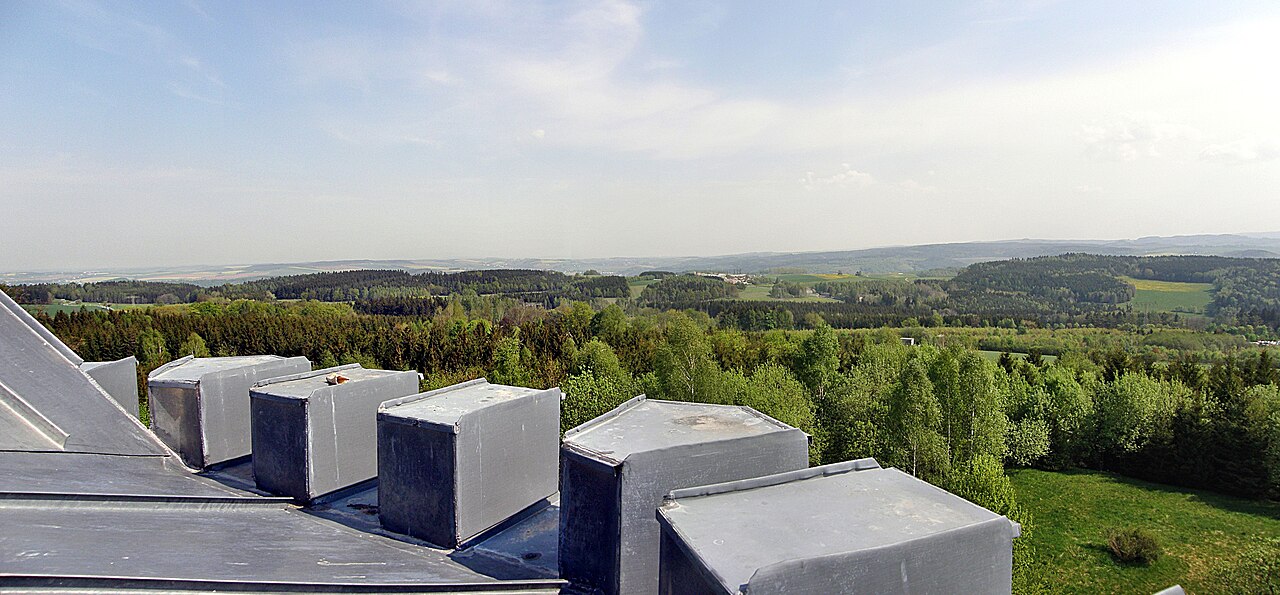 Schneeberg, Keilberg, Panorama vom turm aus, Teile davon im Vordergrund zu sehen