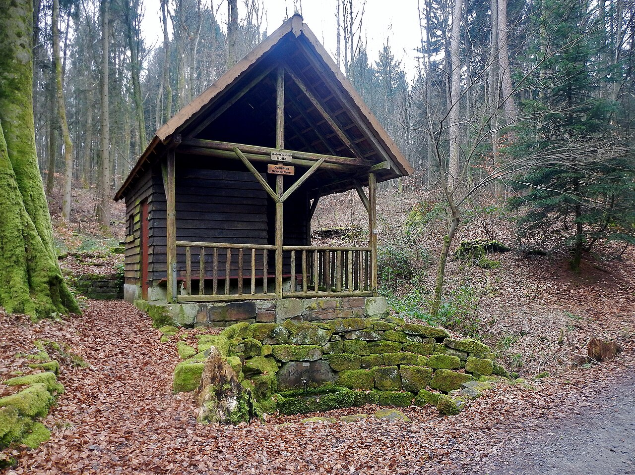 Kellersbrunnenhütte beim 127 km langen Neckarsteig