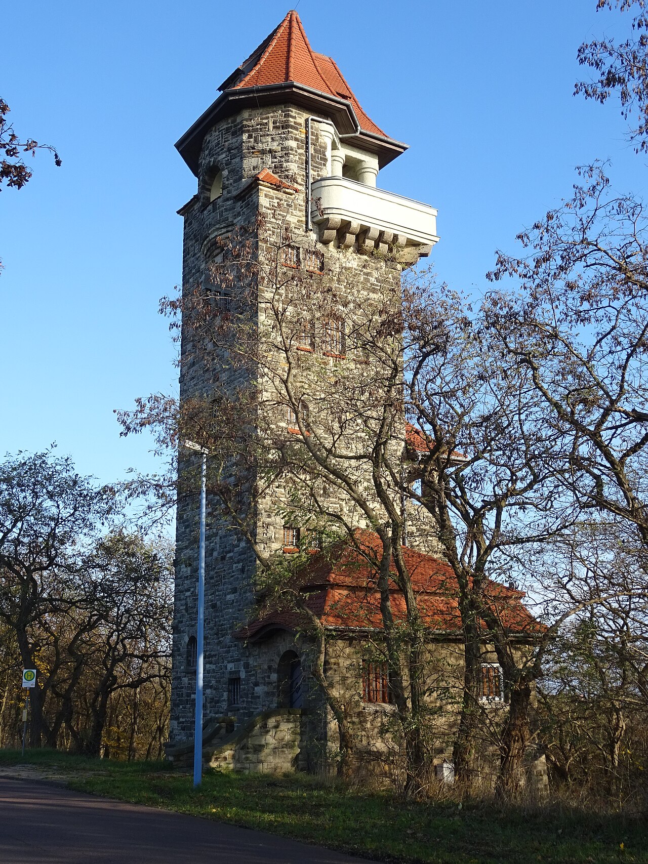 Der Aussichtsturm Keßlerturm in Bernburg (Saale)
