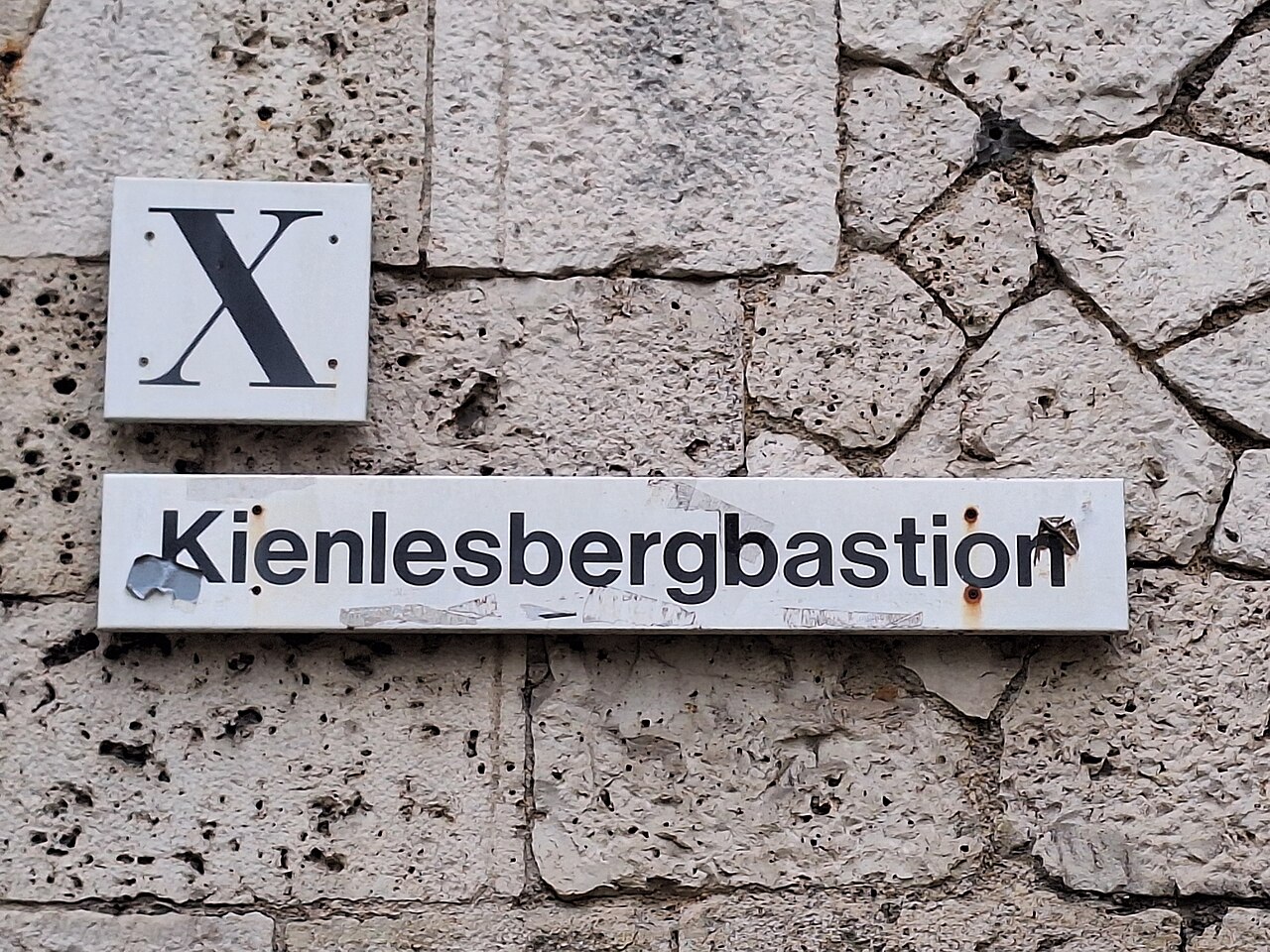 Werksschild Werk X (Kienlesbergbastion)