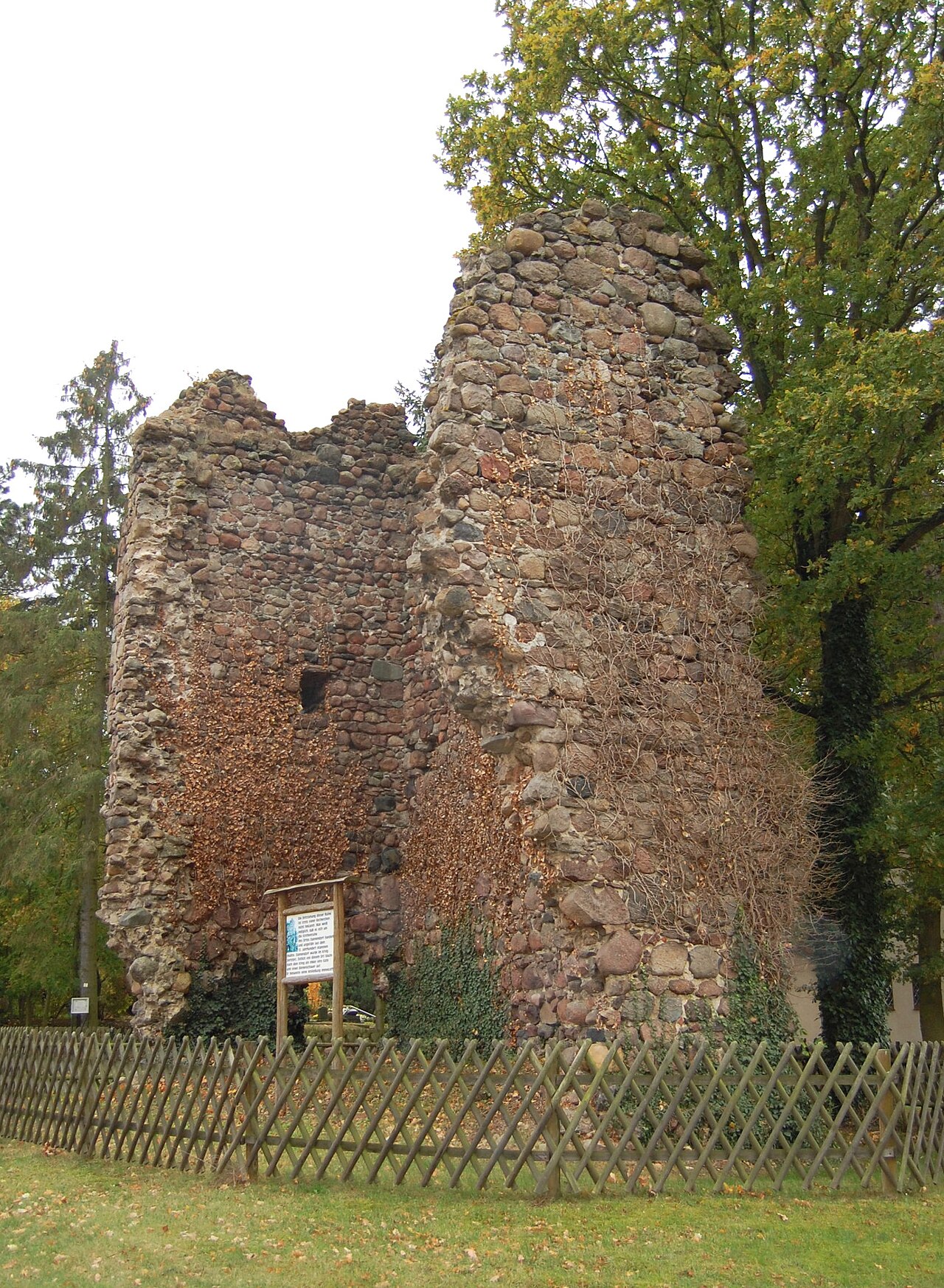 Kirchturmruine Dannenfeld in Immekath