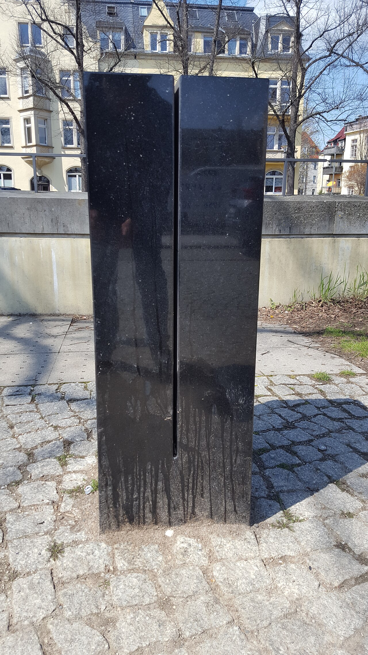 Klangstein in Dresden-Plauen nach einen Entwurf: W