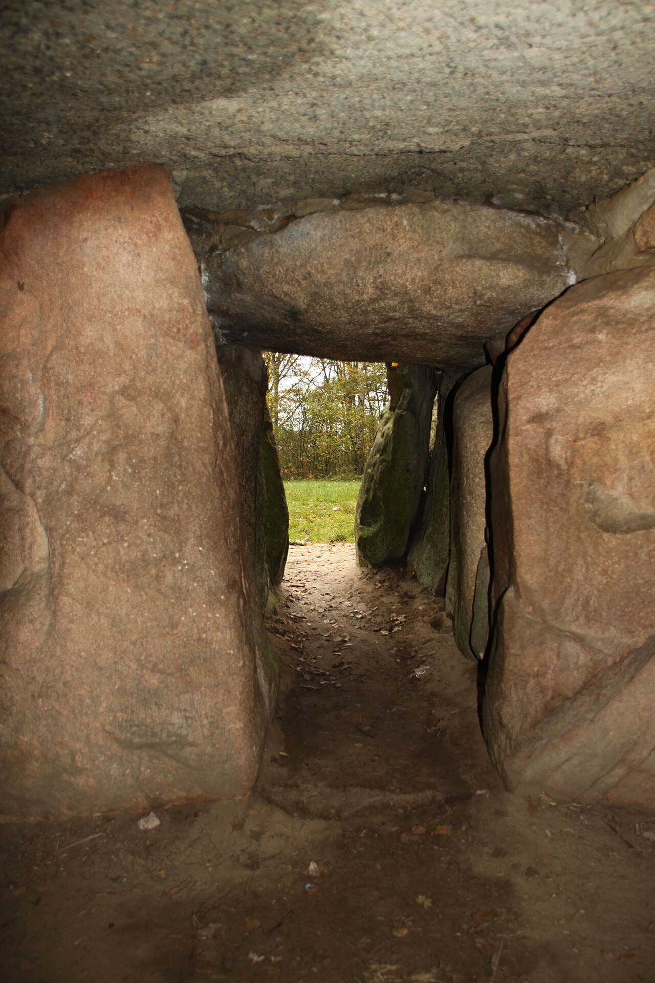 Eingang zum Steingrab in Kleinenkneten