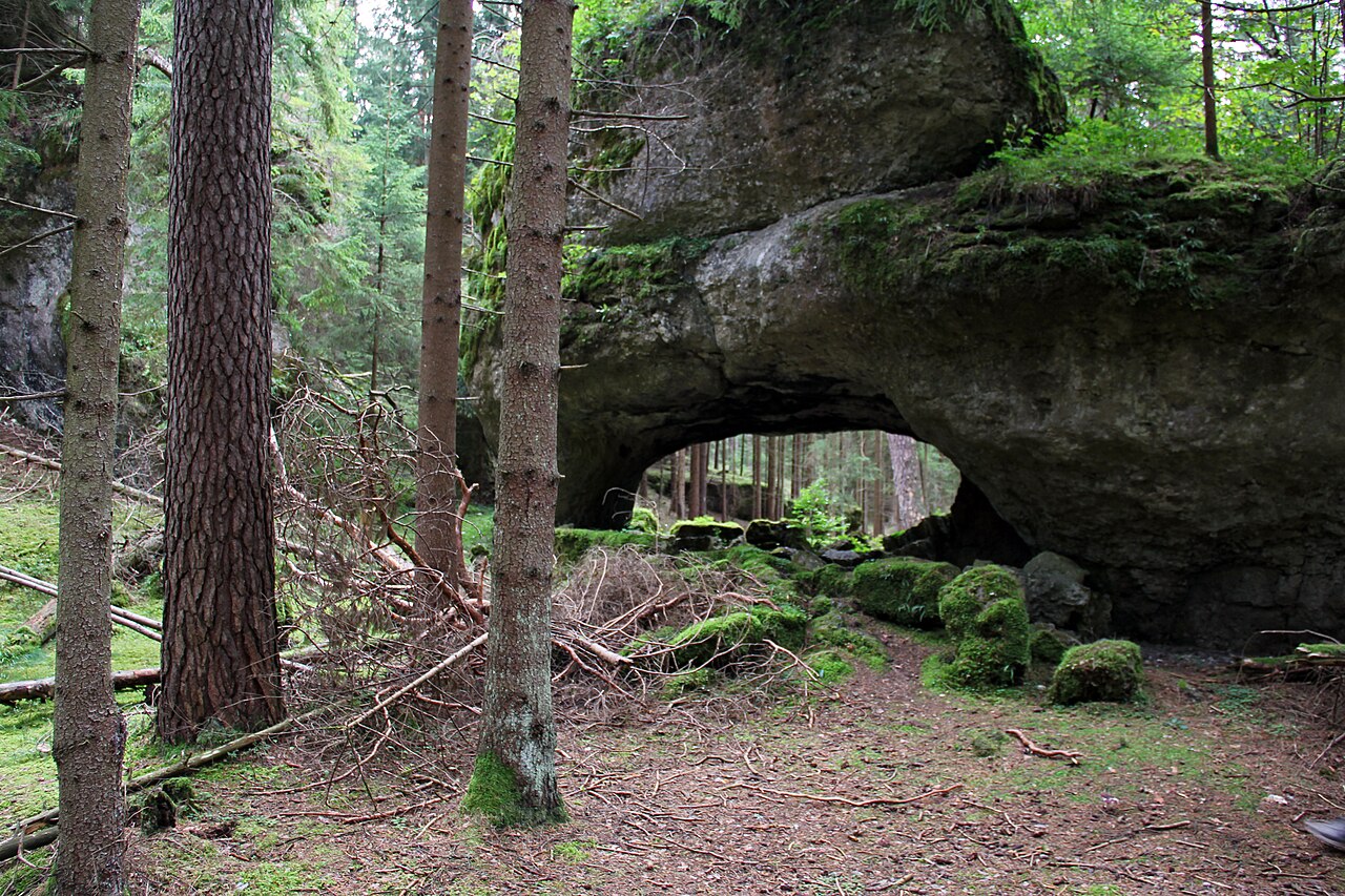 Kleiner Lochstein