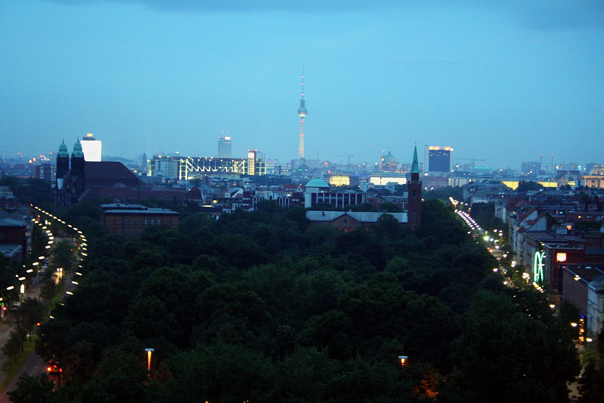 View of Kleiner Tiergarten in Berlin-Moabit from the Heilandskirche