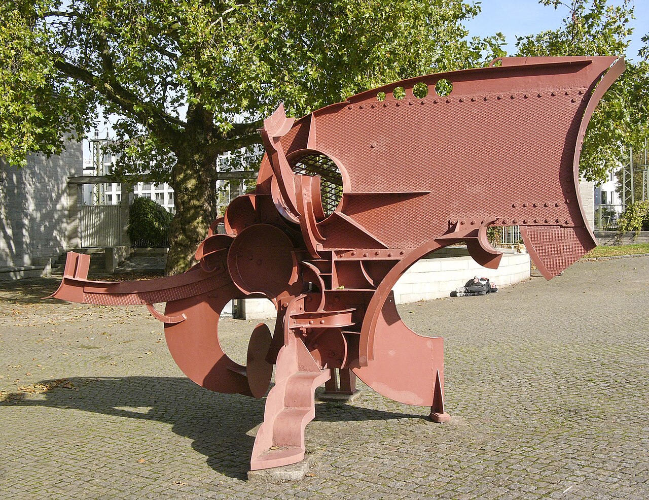 Kleiner Zyklop made in 1967 by Bernhard Luginbühl (1929-2011), located at the Kunsthalle of Hamburg, Germany